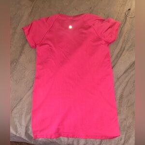 Size 6 Sonic Pink Swiftly Tech T-shirt
